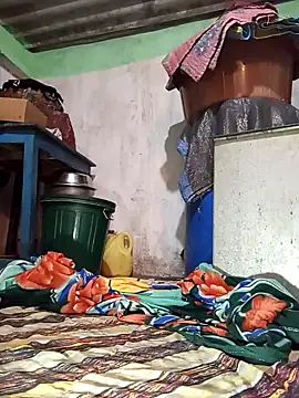 MISS LOVE 001 online show from December 18, 2025, 6:23 pm