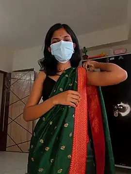Shivani2002 online show from April 24, 2026, 2:02 am