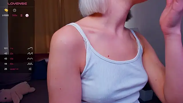 JeraldineBeaton online show from September 9, 2025, 8:24 am