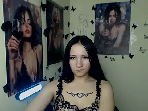 Em7MaA online show from November 13, 2025, 8:13 pm