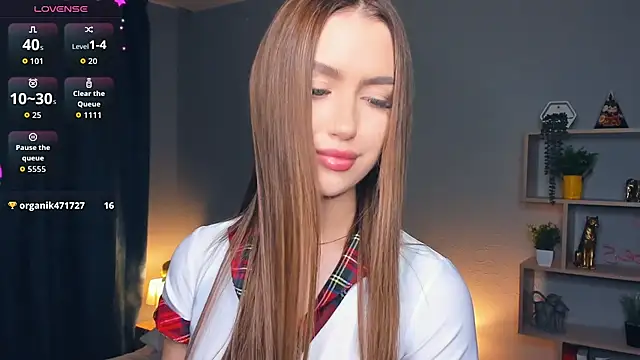 Snapshot of IsaVesco chatting on November 7, 2025, 7:29 pm IsaVesco online show from November 7, 2025, 7:29 pm