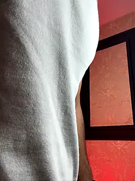 Snapshot of Mister_Obsession chatting on September 17, 2025, 6:43 pm Mister Obsession online show from September 17, 2025, 6:43 pm