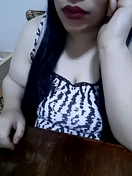 Snapshot of Madam-bezoul- chatting on October 29, 2025, 10:20 pm Madam-bezoul- online show from October 29, 2025, 10:20 pm