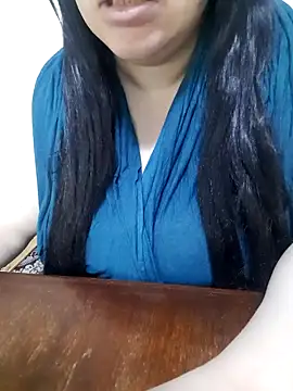 Snapshot of Madam-bezoul- chatting on September 27, 2025, 7:14 am Madam-bezoul- online show from September 27, 2025, 7:14 am