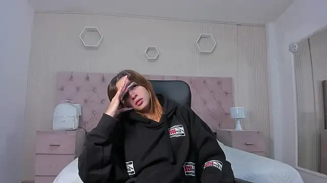 MadisonSky  online show from November 23, 2025, 1:21 pm