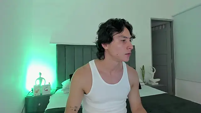 AlexanderHall online show from September 8, 2025, 5:56 pm