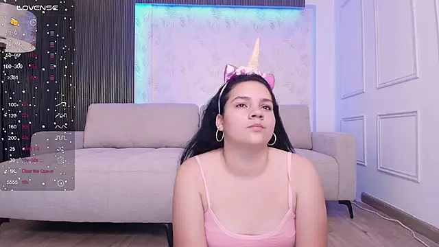 karlie small online show from October 1, 2025, 7:29 pm