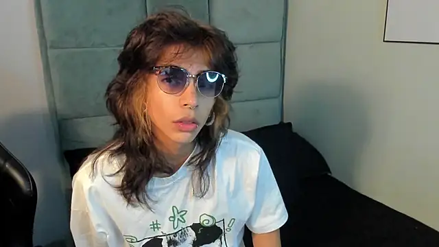 Dereck Manson online show from November 6, 2025, 11:25 am