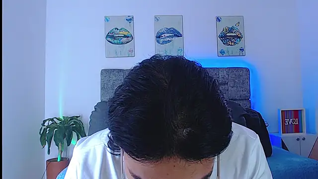 dirty model online show from September 15, 2025, 10:32 pm