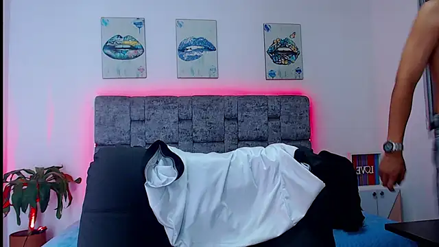 dirty model online show from September 15, 2025, 3:18 am