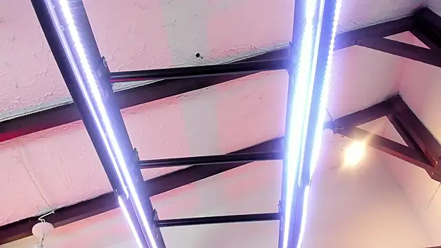 ItaloMoore online show from November 21, 2025, 11:31 am