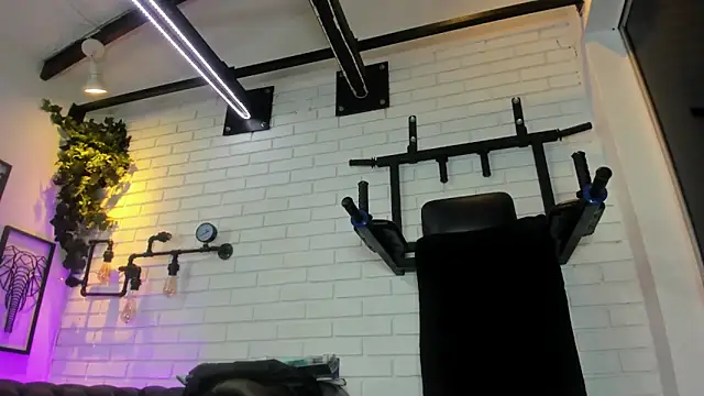 ItaloMoore online show from March 12, 2026, 11:14 am