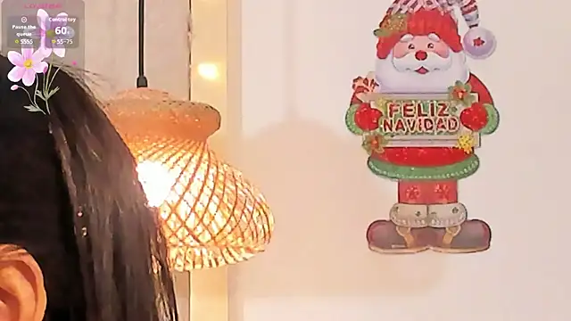 Snapshot of VioletHilton chatting on December 17, 2025, 8:14 pm VioletHilton online show from December 17, 2025, 8:14 pm