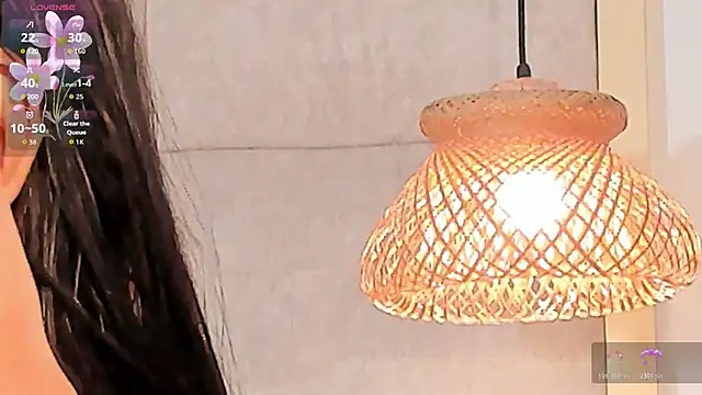 Snapshot of VioletHilton chatting on November 19, 2025, 7:25 pm VioletHilton online show from November 19, 2025, 7:25 pm