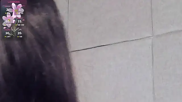 Snapshot of VioletHilton chatting on November 21, 2025, 7:35 pm VioletHilton online show from November 21, 2025, 7:35 pm