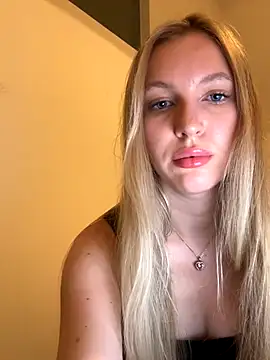 Snapshot of bbysonia chatting on October 23, 2025, 8:29 pm bbysonia online show from October 23, 2025, 8:29 pm