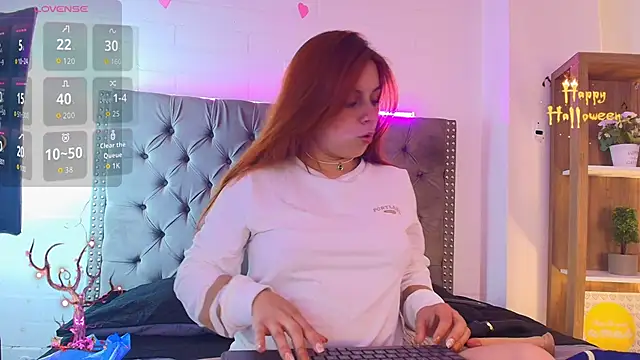 Snapshot of Aliice_Reed chatting on October 20, 2025, 1:55 pm Aliice Reed online show from October 20, 2025, 1:55 pm