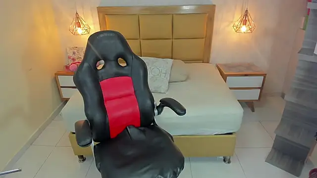 MELISSAROUGE online show from November 24, 2025, 7:36 pm