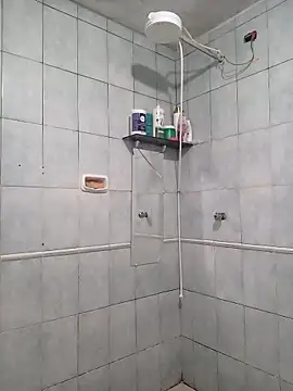 reisloko online show from October 6, 2025, 9:26 pm