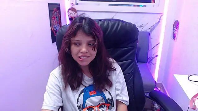 Snapshot of minnie_cake chatting on November 11, 2025, 9:42 pm minnie cake online show from November 11, 2025, 9:42 pm