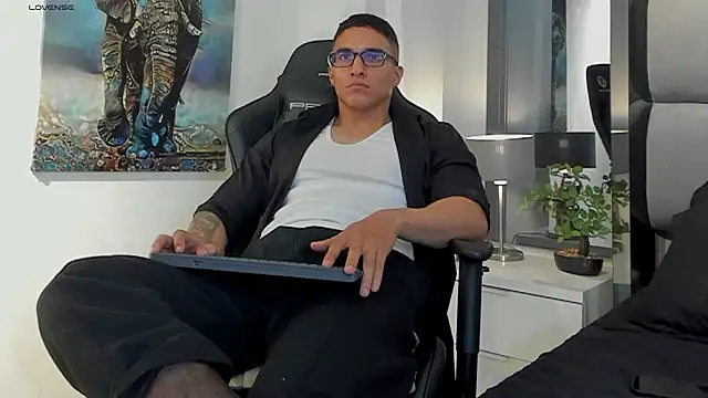 Dash Bukoski online show from February 16, 2026, 11:42 am