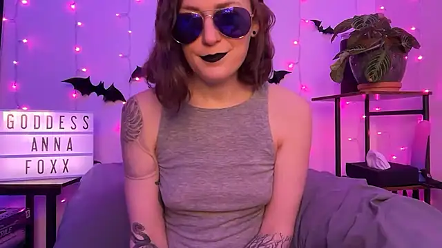 mistressannafoxx online show from December 16, 2025, 10:25 pm