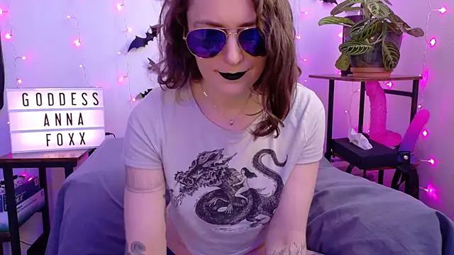 mistressannafoxx online show from March 20, 2026, 9:05 pm