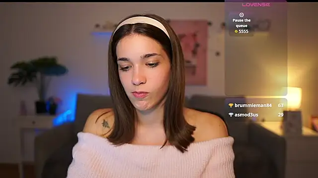 Snapshot of kissie_cat chatting on October 8, 2025, 6:41 pm kissie cat online show from October 8, 2025, 6:41 pm