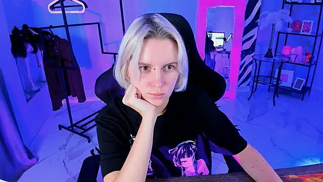 BethanyCloud online show from October 21, 2025, 5:29 am