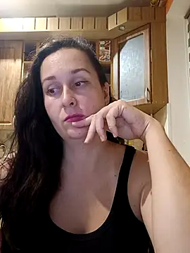 Snapshot of Amandda_ chatting on September 9, 2025, 6:28 pm Amandda online show from September 9, 2025, 6:28 pm