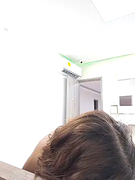 CatalinaFlores online show from October 23, 2025, 4:38 pm