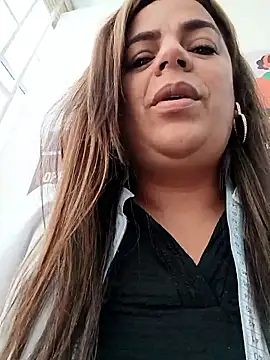 Mia-Glow online show from January 7, 2026, 12:43 pm