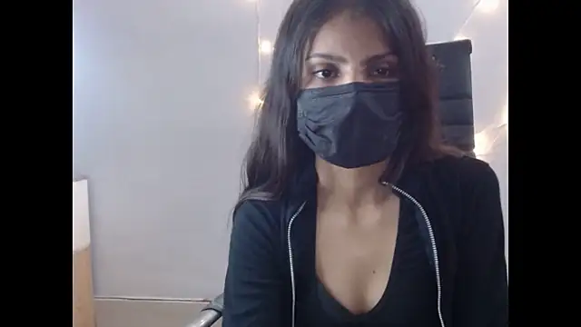 Snapshot of _kamyaa09 chatting on November 27, 2025, 11:10 am kamyaa09 online show from November 27, 2025, 11:10 am