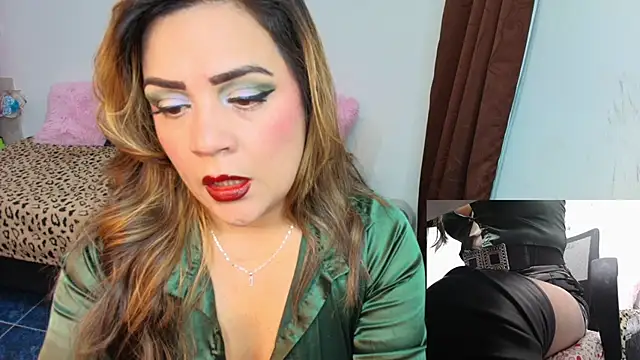 Snapshot of Paulina-Becerraa chatting on May 13, 2026, 4:19 am Paulina-Becerraa online show from May 13, 2026, 4:19 am