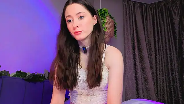 Snapshot of KayleeAgney chatting on November 29, 2025, 7:03 pm KayleeAgney online show from November 29, 2025, 7:03 pm