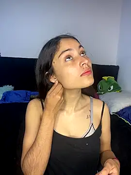 hotwife26 online show from December 17, 2025, 4:23 pm