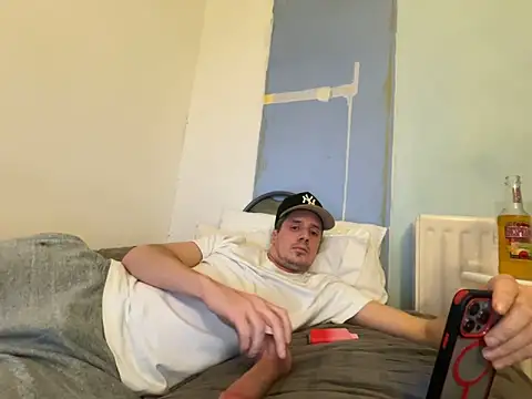 Snapshot of shyandchilling chatting on February 5, 2026, 6:15 pm shyandchilling online show from February 5, 2026, 6:15 pm