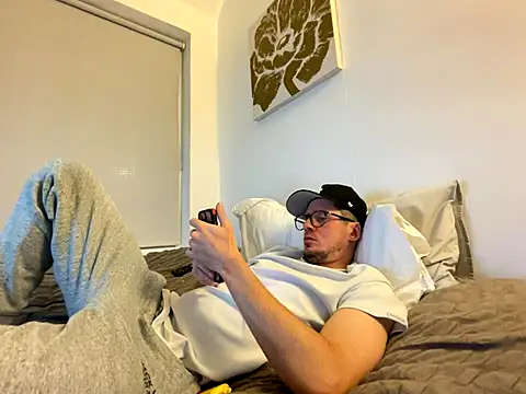 Snapshot of shyandchilling chatting on September 23, 2025, 7:32 pm shyandchilling online show from September 23, 2025, 7:32 pm