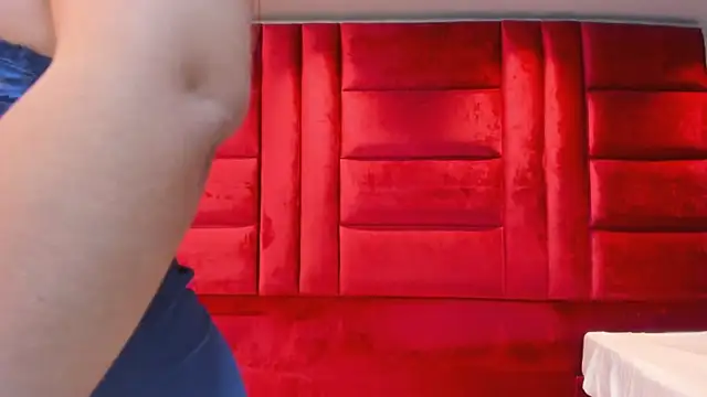 VictoriaFerro online show from December 1, 2025, 1:56 pm