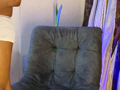 BenjaminCol  online show from October 13, 2025, 10:32 pm