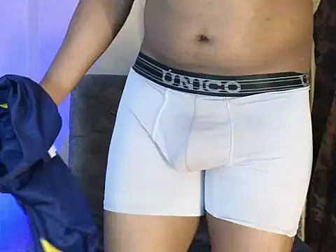 BenjaminCol  online show from November 5, 2025, 8:39 am