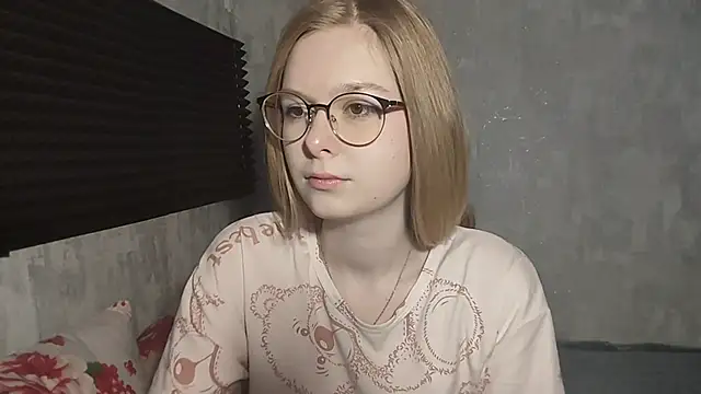 LiaVibes online show from February 3, 2026, 7:24 am