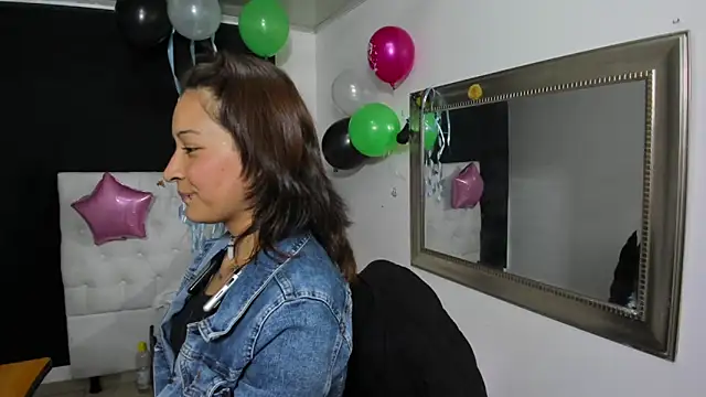 evelynesex online show from March 17, 2026, 3:09 am