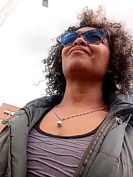 BiiancaEstradaa online show from October 10, 2025, 3:24 pm