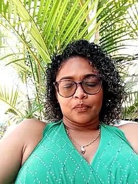 BiiancaEstradaa online show from March 1, 2026, 7:47 pm