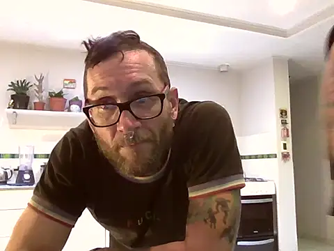 versatilxs online show from November 29, 2025, 1:50 am