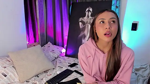 spicy angels  online show from February 25, 2026, 12:33 am