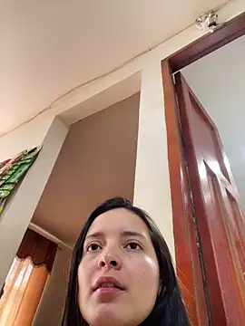 Mia jhoonson online show from November 28, 2025, 12:16 pm