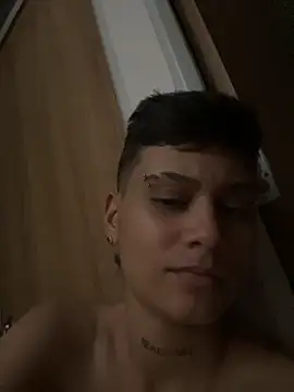 Snapshot of prayingtothesky chatting on September 21, 2025, 5:34 am prayingtothesky online show from September 21, 2025, 5:34 am