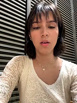 Adry Bach  online show from November 16, 2025, 10:46 pm